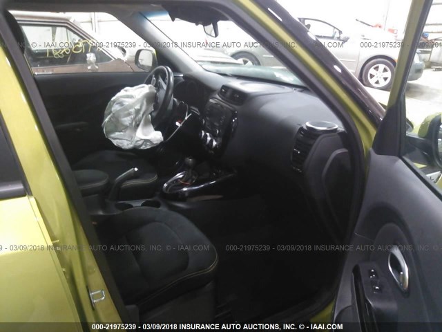 KNDJP3A59G7866602 - 2016 KIA SOUL + GREEN photo 5