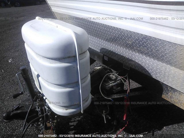 4X4TWDC225T132550 - 2005 FOREST RIVER WILDWOOD  白色 照片 10