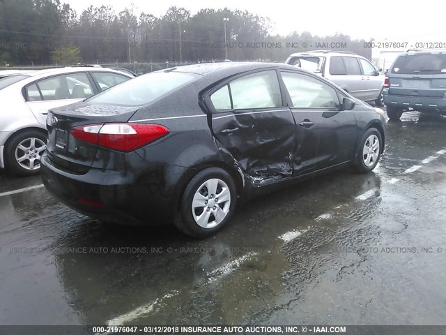 KNAFK4A69F5390958 - 2015 KIA FORTE LX BLACK photo 4