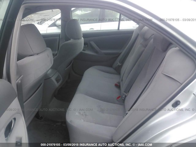 4T1BF3EK5BU677961 - 2011 TOYOTA CAMRY SE/LE/XLE SILVER photo 8