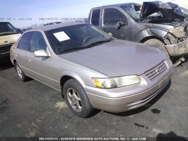 4T1BG22KXWU368892 - 1998 TOYOTA CAMRY CE/LE/XLE 金色 照片 1