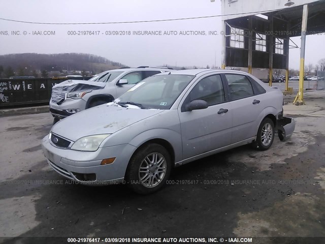 1FAHP34N37W171716 - 2007 FORD FOCUS ZX4/S/SE/SES SILVER photo 2