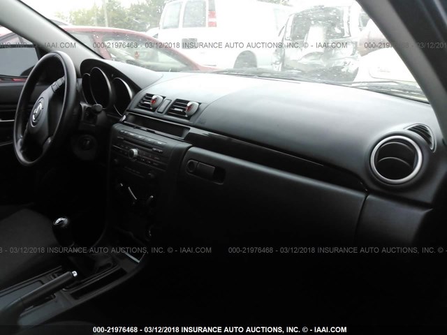 JM1BK32F581774899 - 2008 MAZDA 3 I BLACK photo 5