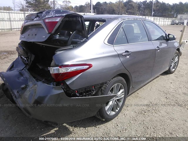 4T1BF1FK1GU504142 - 2016 TOYOTA CAMRY LE/XLE/SE/XSE GRAY photo 4