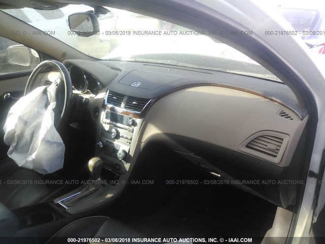 1G1ZE5E71BF126971 - 2011 CHEVROLET MALIBU LTZ 白色 照片 5