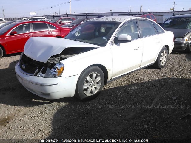 1FAFP24116G160379 - 2006 FORD FIVE HUNDRED SEL WHITE photo 2