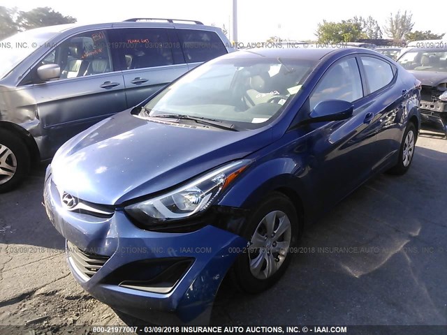 5NPDH4AE9GH783182 - 2016 HYUNDAI ELANTRA SE/SPORT/LIMITED BLUE photo 2