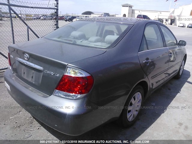 4T1BE32K55U960842 - 2005 TOYOTA CAMRY LE/XLE/SE GRAY photo 4