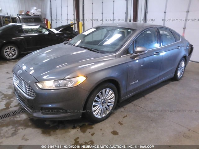 3FA6P0LU4DR249742 - 2013 FORD FUSION SE HYBRID GRAY photo 2