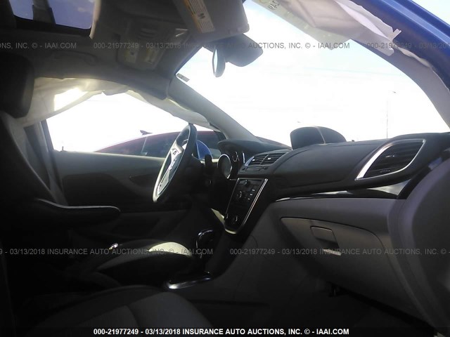 KL4CJBSB2GB681582 - 2016 BUICK ENCORE CONVENIENCE 蓝色 照片 5