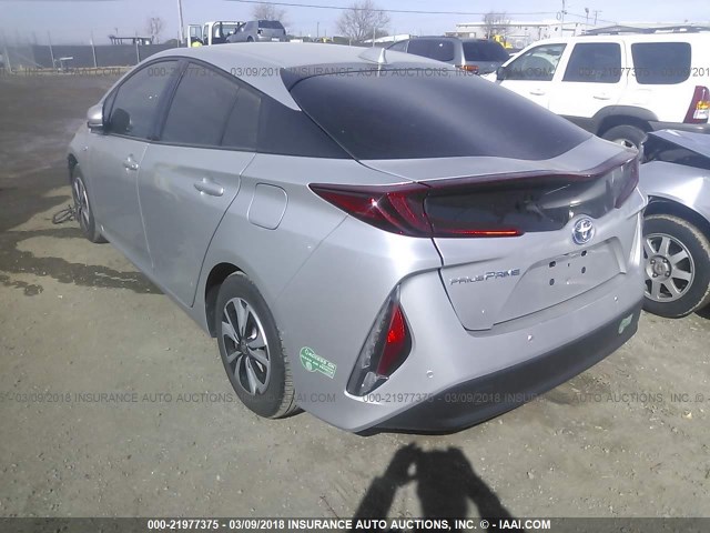 JTDKARFP3H3005069 - 2017 TOYOTA PRIUS PRIME  SILVER photo 3