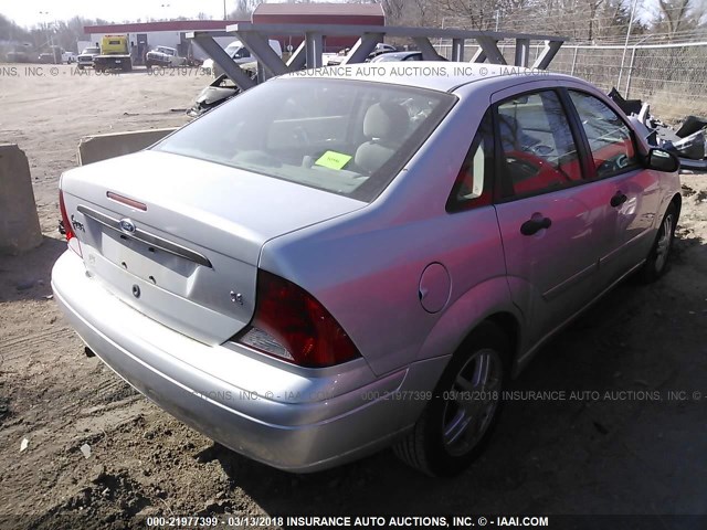 1FAFP34P91W294694 - 2001 FORD FOCUS SE/SE COMFORT SILVER photo 4