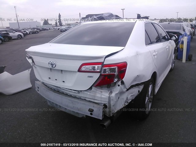 4T1BF1FK0DU713013 - 2013 TOYOTA CAMRY L/SE/LE/XLE WHITE photo 4