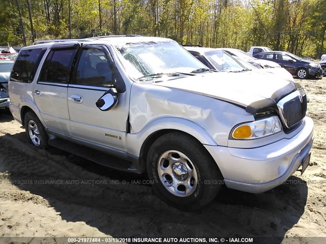5LMRU27A7YLJ03991 - 2000 LINCOLN NAVIGATOR 银色 照片 1