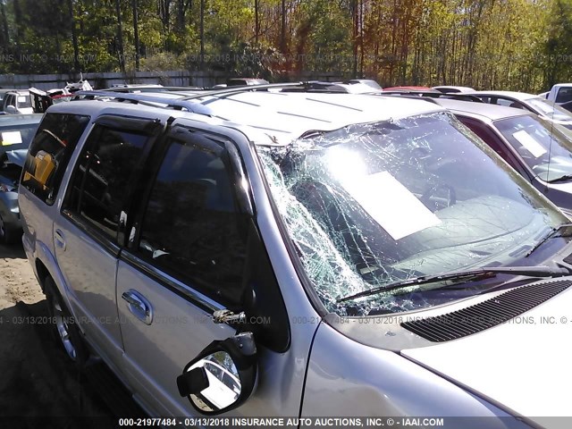 5LMRU27A7YLJ03991 - 2000 LINCOLN NAVIGATOR 银色 照片 6