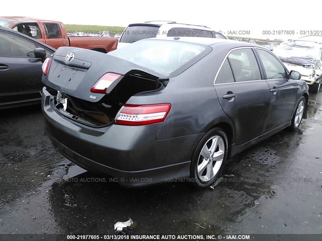 4T1BF3EK4AU501353 - 2010 TOYOTA CAMRY SE/LE/XLE 灰色 照片 4