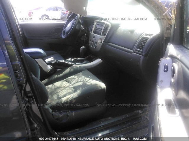 4F2YZ02Z76KM10327 - 2006 MAZDA TRIBUTE I GRAY photo 5