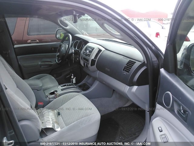 3TMJU4GN8AM101626 - 2010 TOYOTA TACOMA DOUBLE CAB PRERUNNER GRAY photo 5