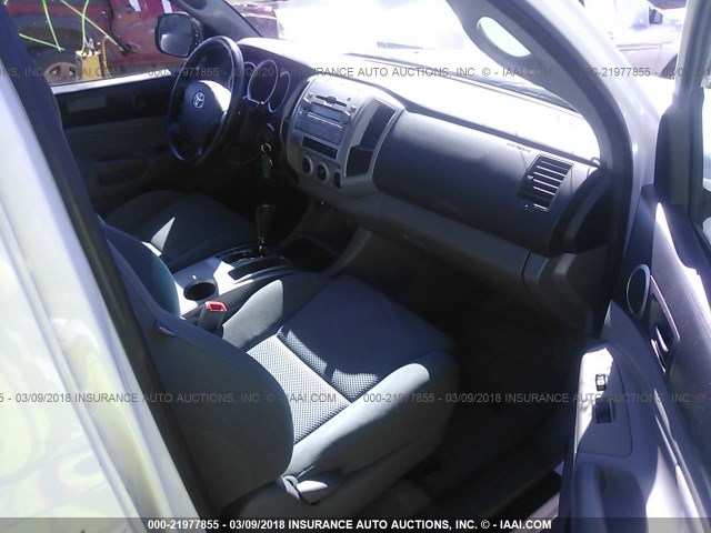 3TMJU4GN3AM097050 - 2010 TOYOTA TACOMA DOUBLE CAB PRERUNNER WHITE photo 5