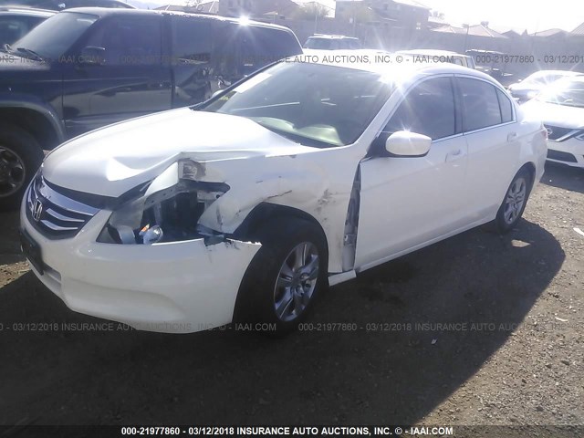 1HGCP2F44BA072414 - 2011 HONDA ACCORD LXP WHITE photo 2