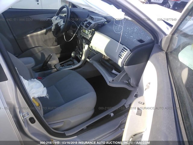 2T1BU4EEXCC812893 - 2012 TOYOTA COROLLA S/LE SILVER photo 5