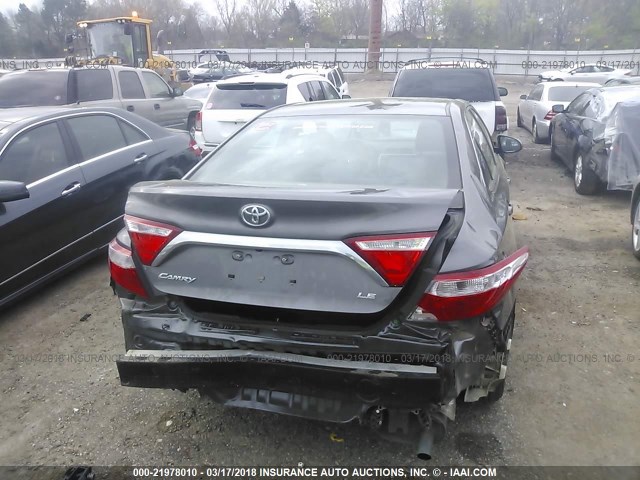 4T4BF1FK6FR458568 - 2015 TOYOTA CAMRY LE/XLE/SE/XSE GRAY photo 6
