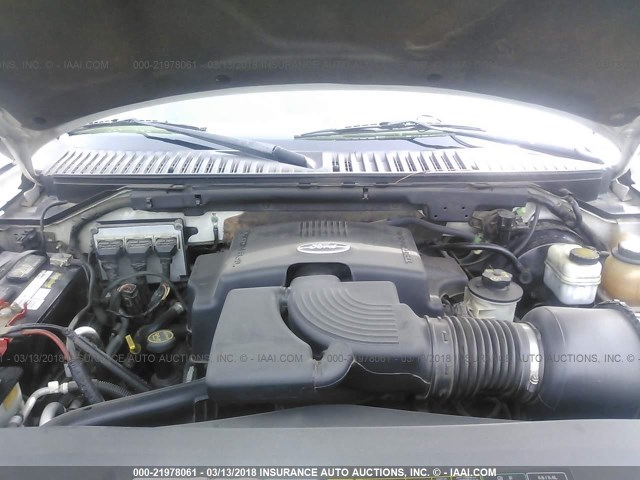 1FMPU16L84LB27072 - 2004 FORD EXPEDITION XLT თეთრი ფოტო 10