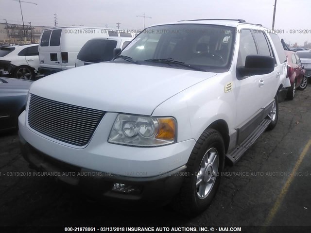 1FMPU16L84LB27072 - 2004 FORD EXPEDITION XLT WHITE photo 2