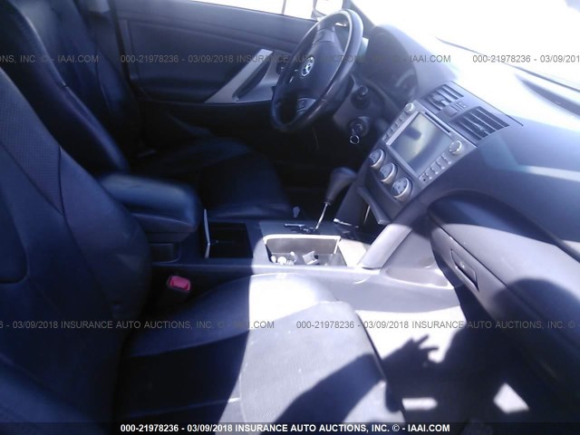 4T1BK3EK5BU624415 - 2011 TOYOTA CAMRY SE/LE/XLE BLACK photo 5