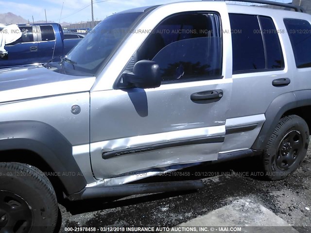 1J4GL48KX6W208437 - 2006 JEEP LIBERTY SPORT 银色 照片 6