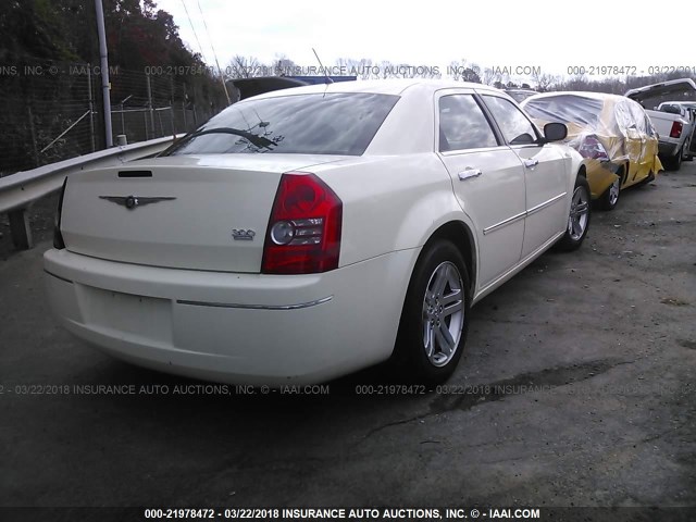 2C3KA53G28H121765 - 2008 CHRYSLER 300 TOURING WHITE photo 4