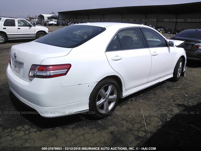 4T1BF3EK0BU620437 - 2011 TOYOTA CAMRY SE/LE/XLE WHITE photo 4
