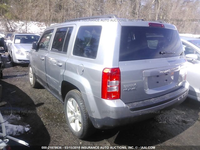 1C4NJRFB8FD148186 - 2015 JEEP PATRIOT LATITUDE SILVER photo 3