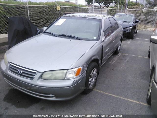 JT2BG22K310560183 - 2001 TOYOTA CAMRY CE/LE/XLE GRAY photo 2