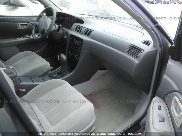 JT2BG22K310560183 - 2001 TOYOTA CAMRY CE/LE/XLE 灰色 照片 5