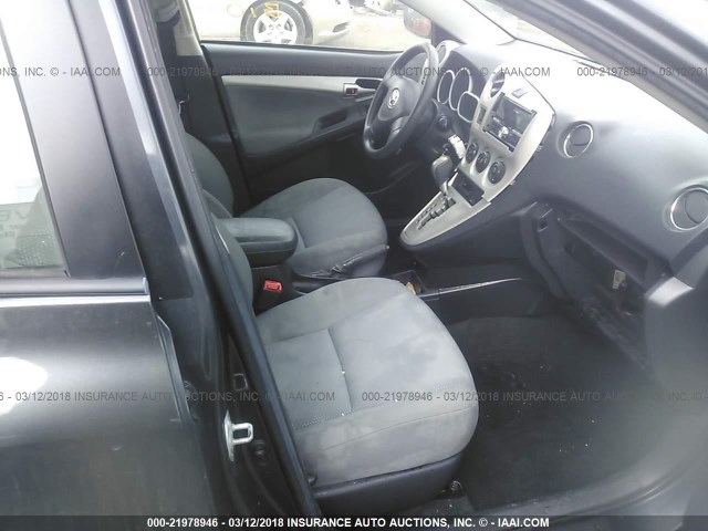 2T1KU40E19C044849 - 2009 TOYOTA COROLLA MATRIX  GRAY photo 5