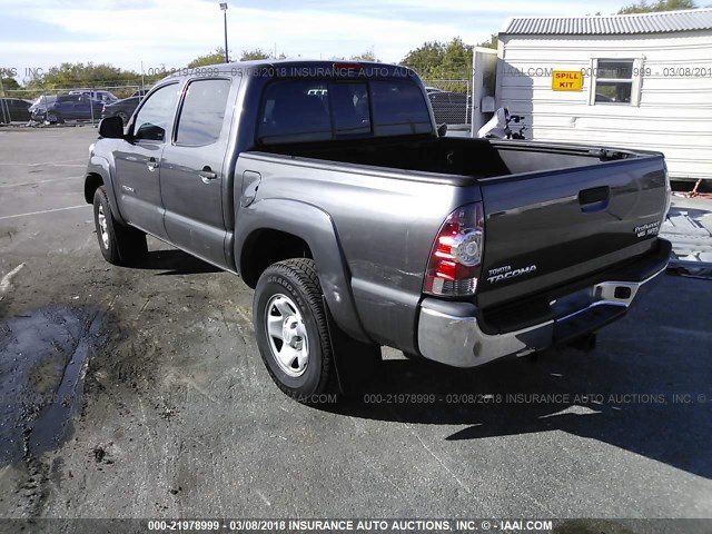 5TFJU4GN1DX047102 - 2013 TOYOTA TACOMA DOUBLE CAB PRERUNNER GRAY photo 3
