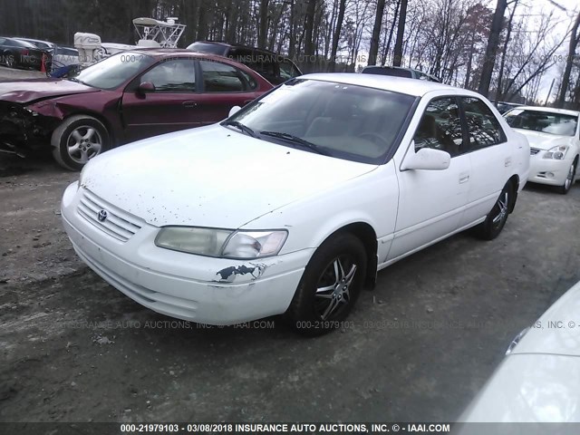 4T1BG22K1XU420685 - 1999 TOYOTA CAMRY CE/LE/XLE WHITE photo 2