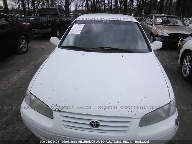 4T1BG22K1XU420685 - 1999 TOYOTA CAMRY CE/LE/XLE WHITE photo 6