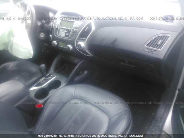 KM8JU3AC0BU181806 - 2011 HYUNDAI TUCSON GLS/LIMITED 银色 照片 5