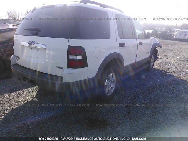 1FMEU73E76UA70215 - 2006 FORD EXPLORER XLT WHITE photo 4