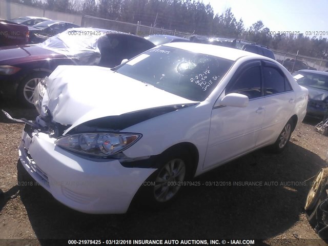 4T1BF30K66U623596 - 2006 TOYOTA CAMRY LE/XLE/SE WHITE photo 2