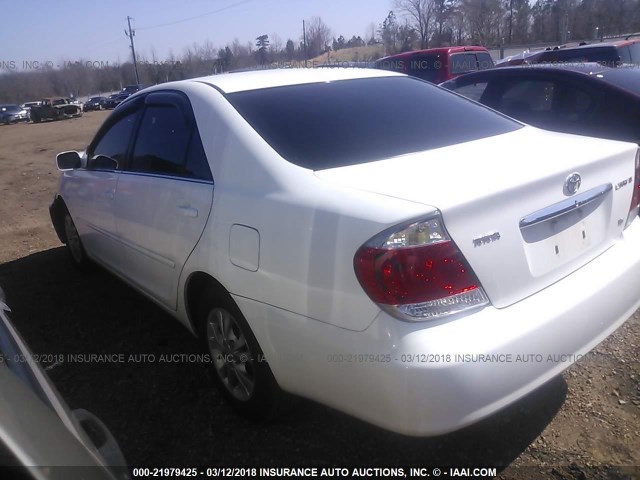 4T1BF30K66U623596 - 2006 TOYOTA CAMRY LE/XLE/SE WHITE photo 3