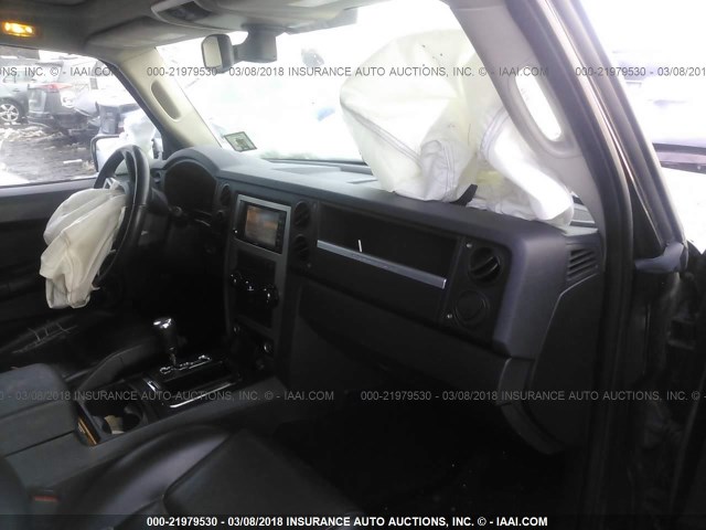 1J8HG48K98C128431 - 2008 JEEP COMMANDER SPORT BLACK photo 5