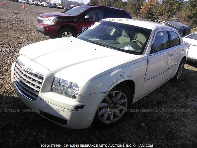 2C3KA43R38H145729 - 2008 CHRYSLER 300 LX WHITE photo 2