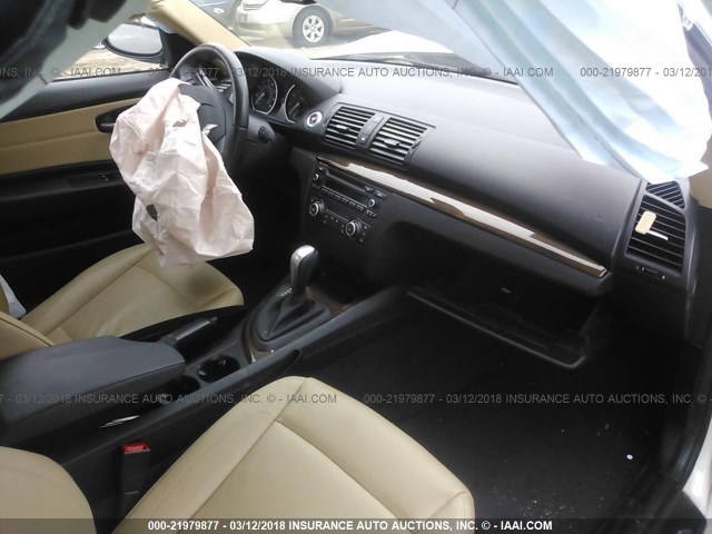 WBAUP9C56BVL89819 - 2011 BMW 128 I თეთრი ფოტო 5