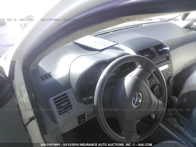 JTDBL40E09J036314 - 2009 TOYOTA COROLLA LE/XLE WHITE photo 5