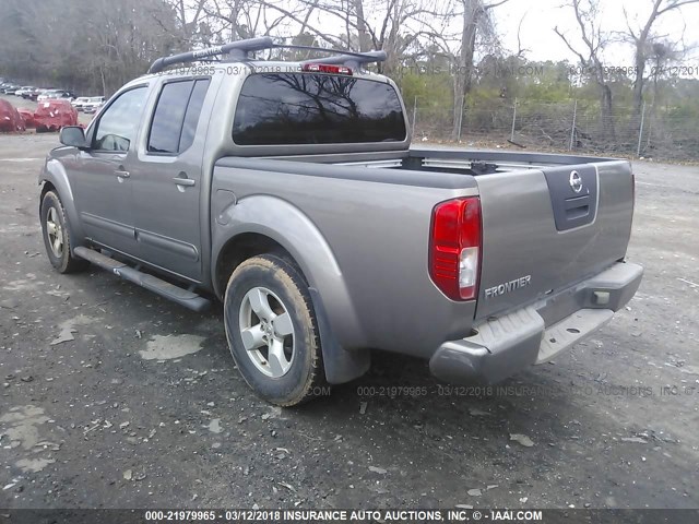 1N6AD07U36C406862 - 2006 NISSAN FRONTIER CREW CAB LE/SE/OFF ROAD GRAY photo 3