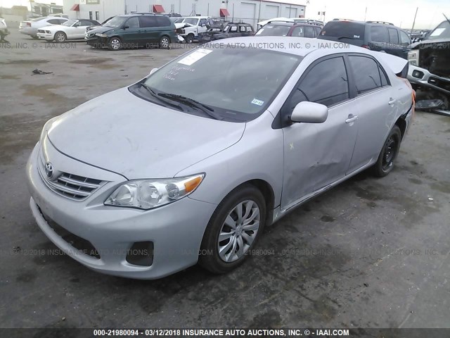 2T1BU4EE8DC928403 - 2013 TOYOTA COROLLA S/LE SILVER photo 2