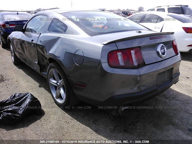 1ZVBP8CH9A5126685 - 2010 FORD MUSTANG GT GRAY photo 3